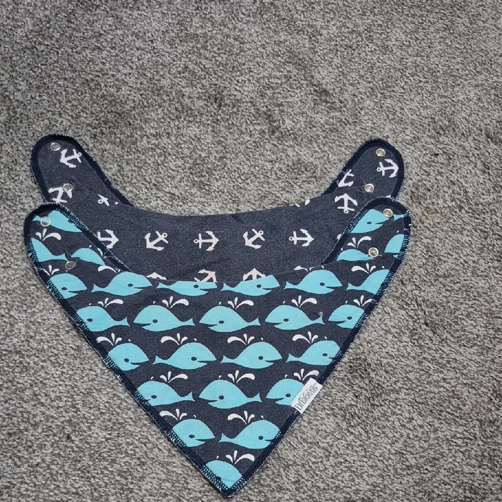 💛10/$20💛Nautical Whale and Anchor Baby Bib